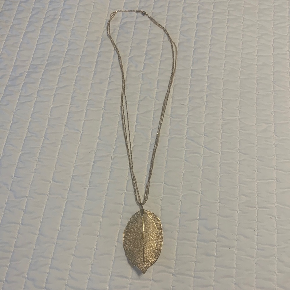 Gold leaf necklace. EUC only worn a couple of times.
